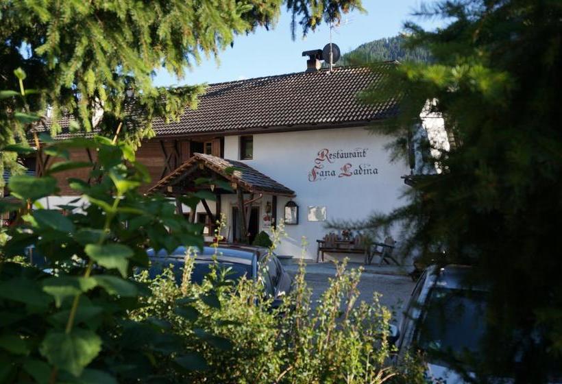 Bed and Breakfast La ücia By Fana Ladina Marebbe