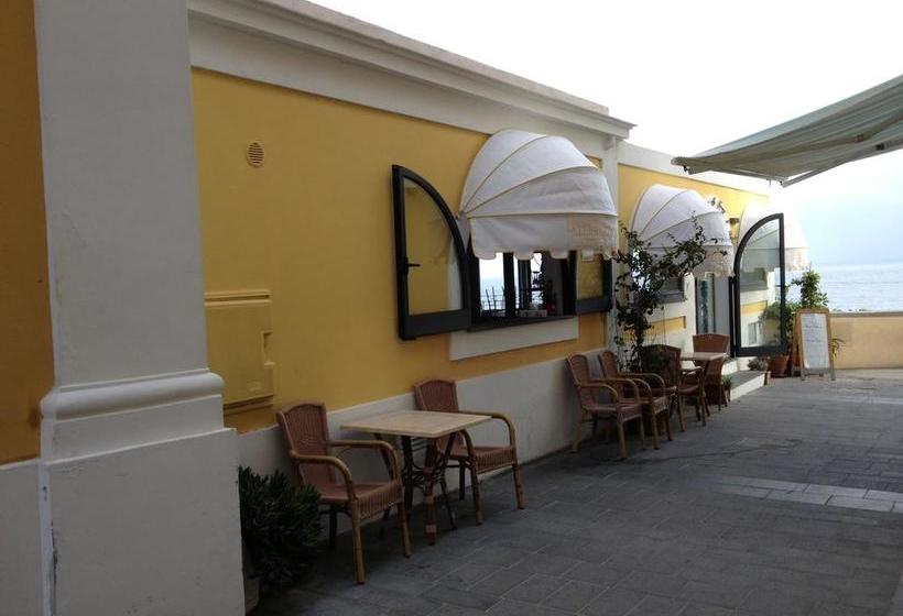 Hotel Mezzatorre  | Ventotene | Latina | Italia 6