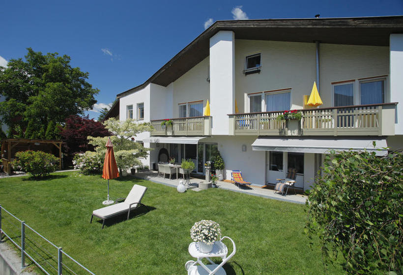 Bed and Breakfast Garni Pension Claudia  | Silandro | Bolzano | Italia 3