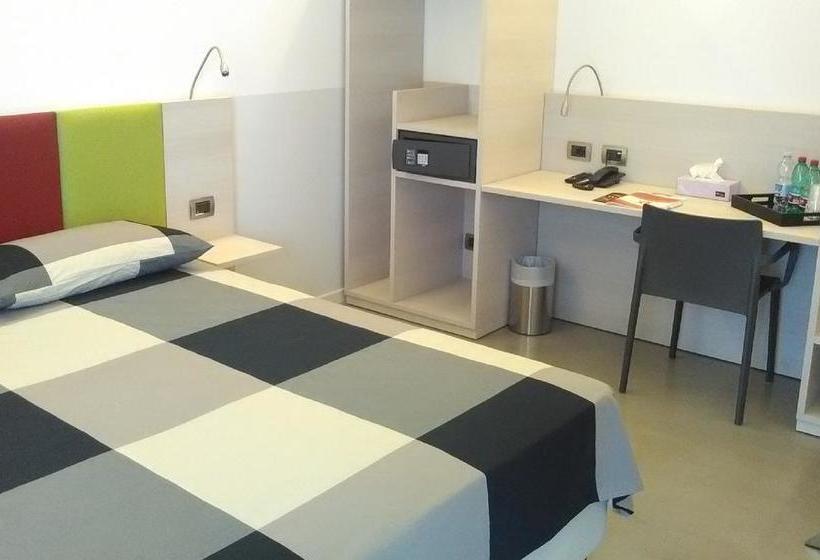 Hotel Degli Aranci  | Cisterna di Latina | Latina | Italia 2