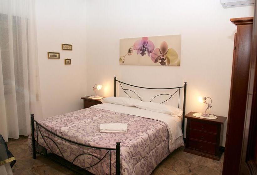 Bed and Breakfast La Maison Royale  | Fiumicino | Roma | Italia 14