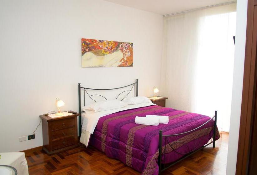 Bed and Breakfast La Maison Royale  | Fiumicino | Roma | Italia 15