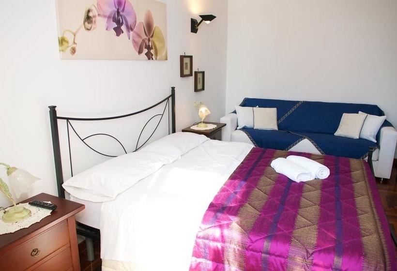 Bed and Breakfast La Maison Royale  | Fiumicino | Roma | Italia 6