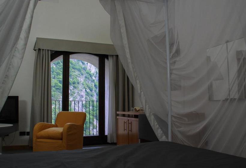 Hotel Cavour Et Des Officiers  | Bard | Aosta | Italia 10