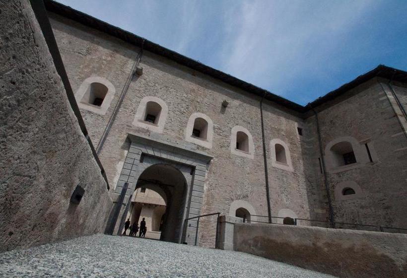 Hotel Cavour Et Des Officiers  | Bard | Aosta | Italia 14