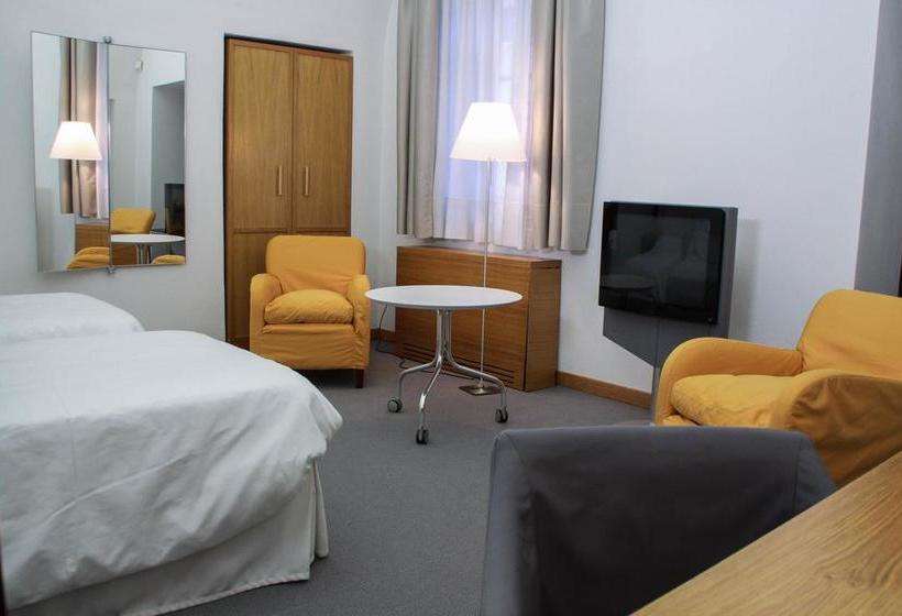 Hotel Cavour Et Des Officiers  | Bard | Aosta | Italia 9