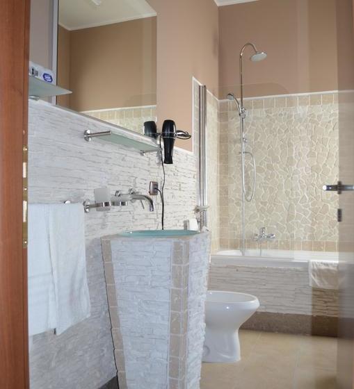 Bed and Breakfast Lambruschini 69  | Fiumicino | Roma | Italia 20