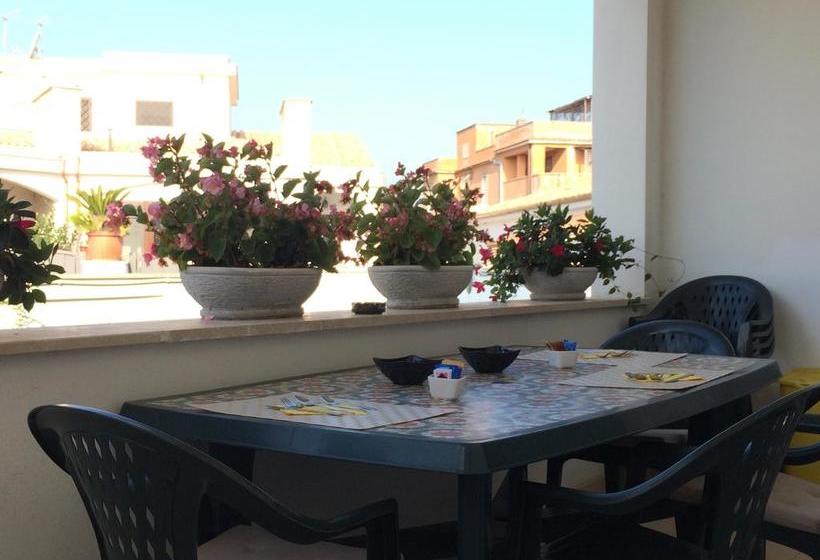 Bed and Breakfast Lambruschini 69  | Fiumicino | Roma | Italia 5