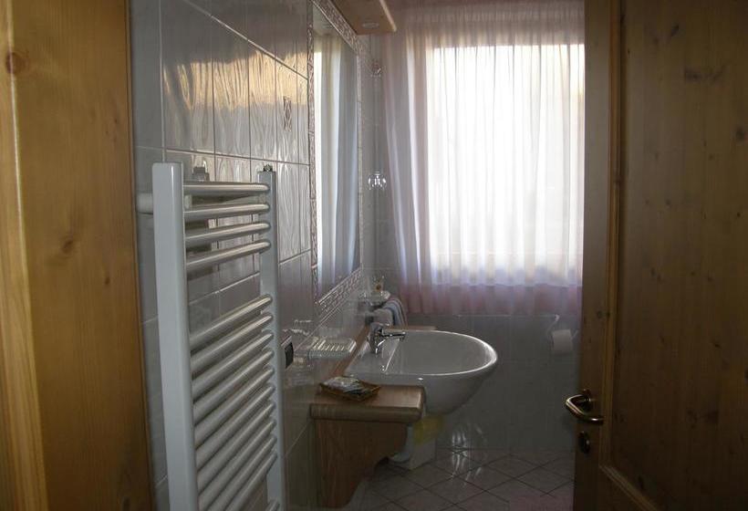 Bed and Breakfast Villa Ilaria  | Caderzone Terme | Trento | Italia 1