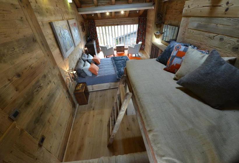 Bed and Breakfast La Maison De Dolphe Chalet De Charme & Art Gallery  | Brusson | Aosta | Italia 8