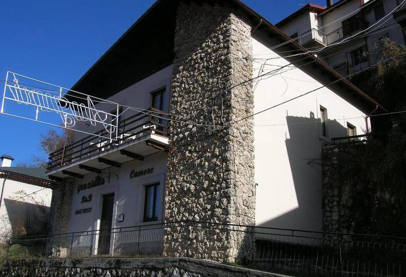 Genziana B&b E Camping Il Vecchio Mulino  | Opi | L'Aquila | Italia 15