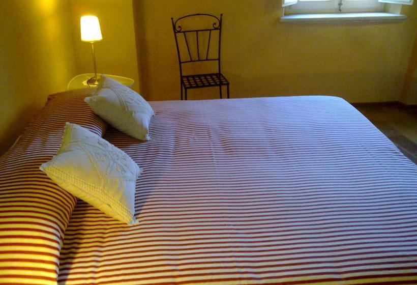 B&b Piazza Del Papa  | Sant'Angelo in Vado | Pesaro e Urbino | Italia 3