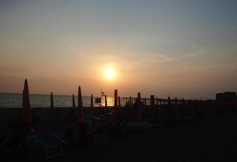 Hotel Aurora  | Marina di Cecina | Livorno | Italia 13