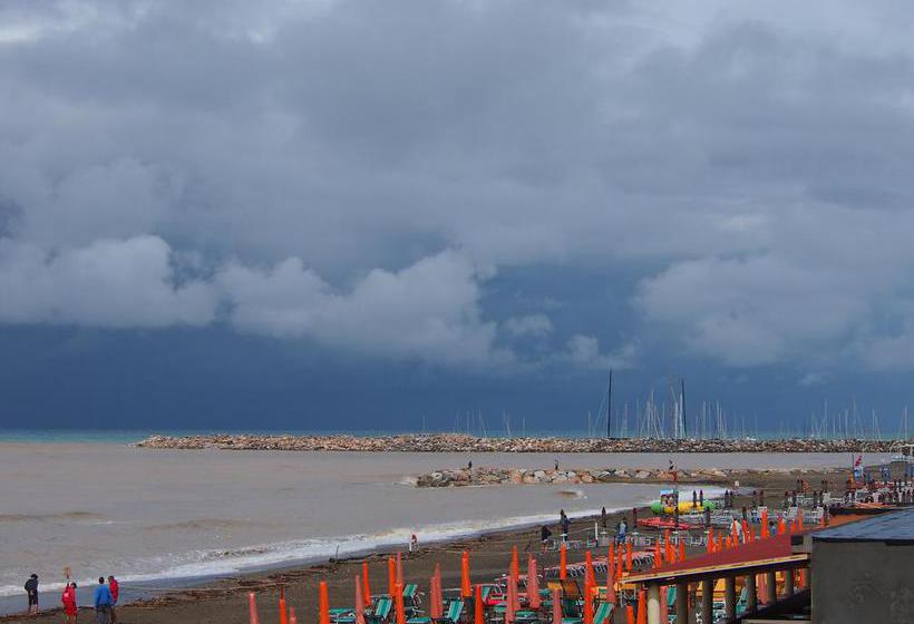 Hotel Aurora  | Marina di Cecina | Livorno | Italia 19