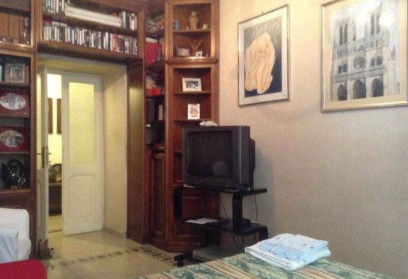 Bed and Breakfast Da Alessia Per Dormire Al Coppedé  | Roma | Roma | Italia 6