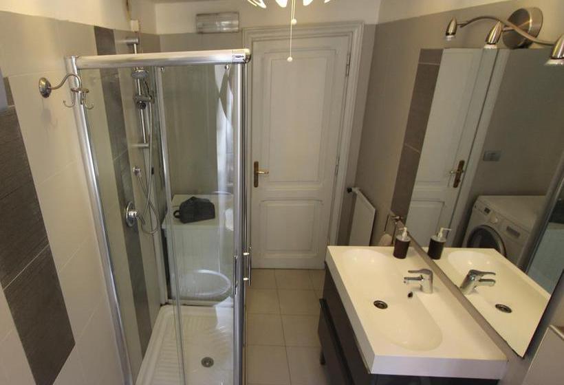 Bed and Breakfast Da Alessia Per Dormire Al Coppedé  | Roma | Roma | Italia 9