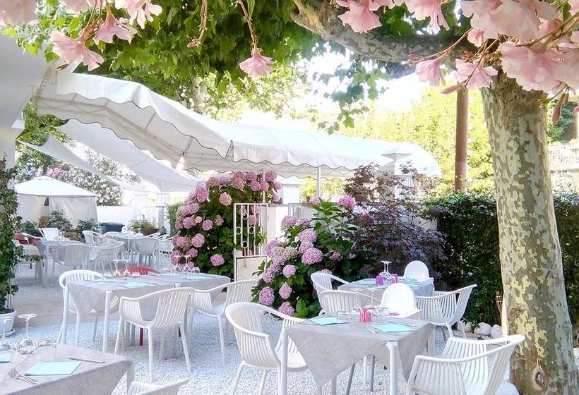 Hotel Petit  | Lido di Camaiore | Lucca | Italia 1