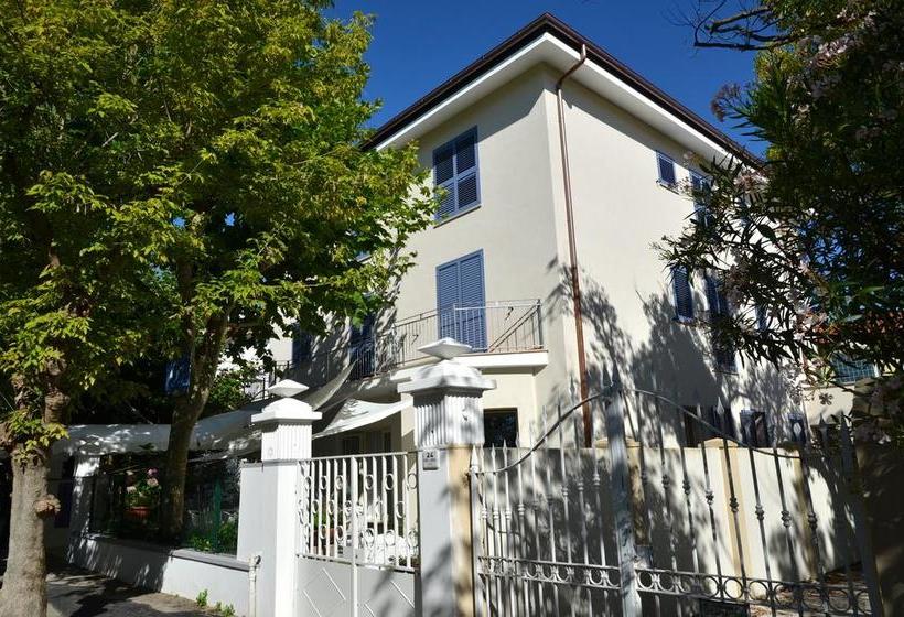 Hotel Petit  | Lido di Camaiore | Lucca | Italia 12