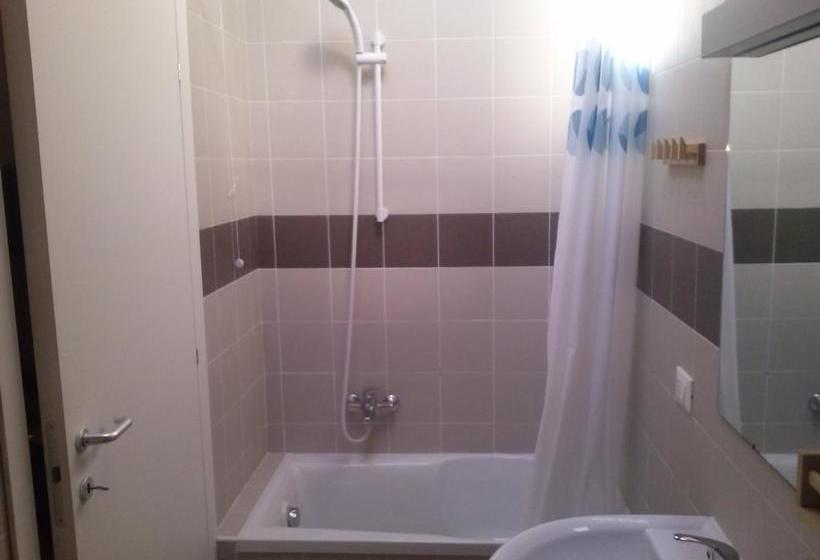 Ostello Casa Rossa  | Laveno Mombello | Varese | Italia 14