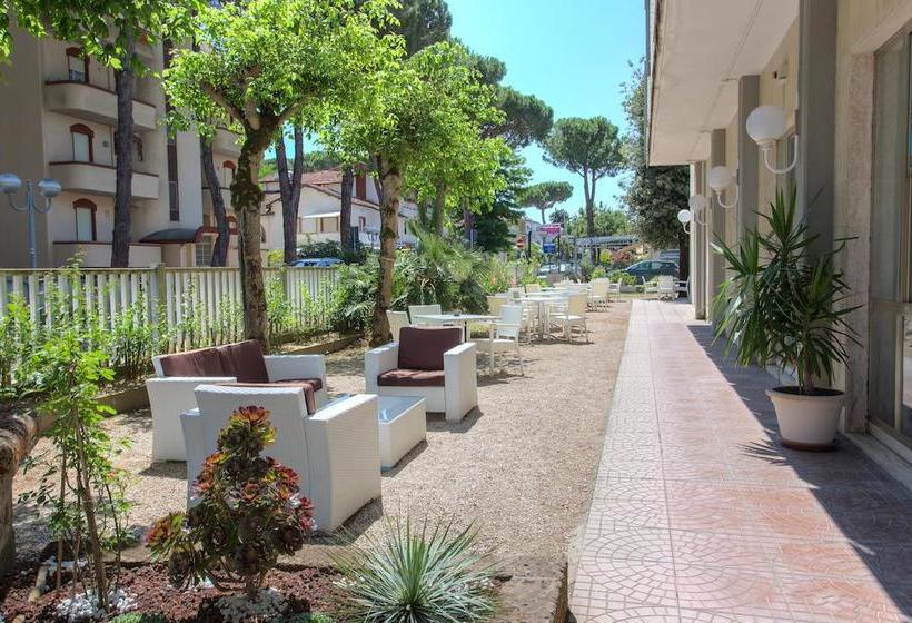 New Hotel Chiari  | Pinarella | Ravenna | Italia 12