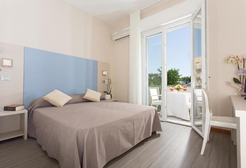 New Hotel Chiari  | Pinarella | Ravenna | Italia 4