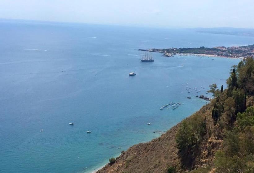 Bed and Breakfast Villa Antal  | Taormina | Messina | Itália 2