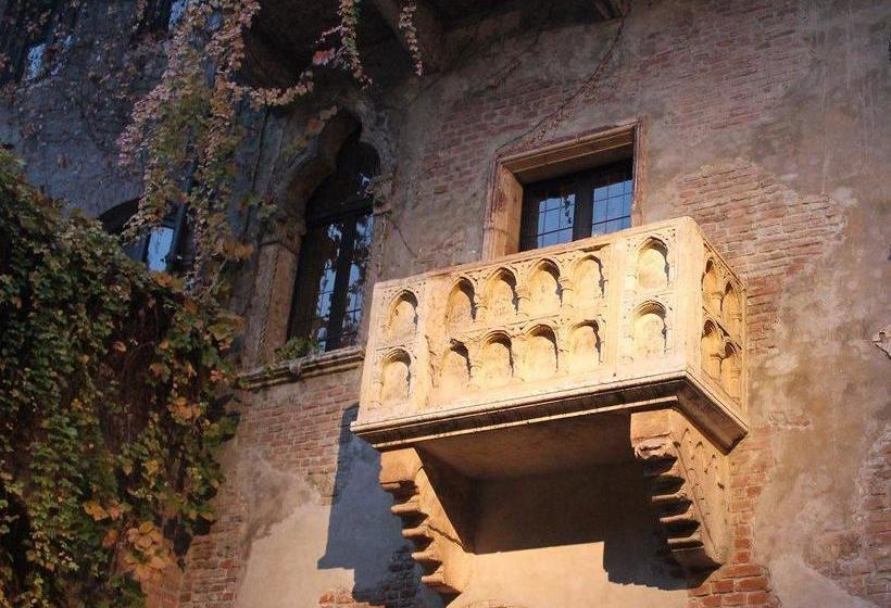 Protezione Della Giovane  Female Hostel  | Verona | Verona | Italia 17