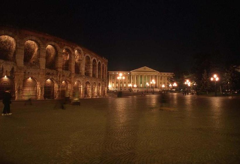Protezione Della Giovane  Female Hostel  | Verona | Verona | Italia 19