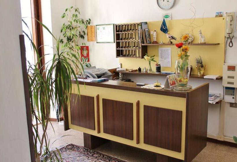 Hotel Hamburg  | Senigallia | Ancona | Italia 9