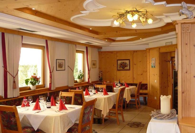 Hotel Weisses Rössl  | Laion | Bolzano | Italy 11