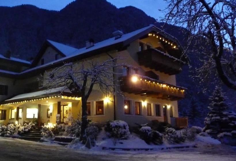 Hotel Weisses Rössl  | Laion | Bolzano | Italy 12