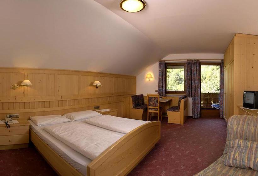 Hotel Weisses Rössl  | Laion | Bolzano | Italy 13