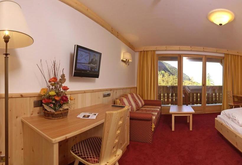 Hotel Weisses Rössl  | Laion | Bolzano | Italy 16