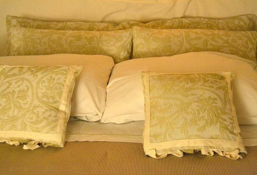 Bed and Breakfast Sanpolo 1544 Antique Room  | Urbino | Pesaro e Urbino | Italia 6