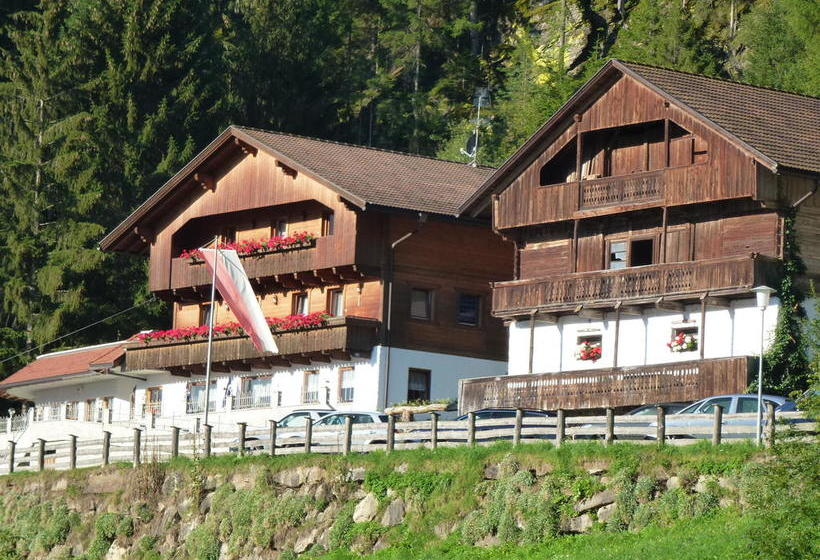 Hotel Gasthof Bauhof  | Villa Ottone | Bolzano | Italia 1