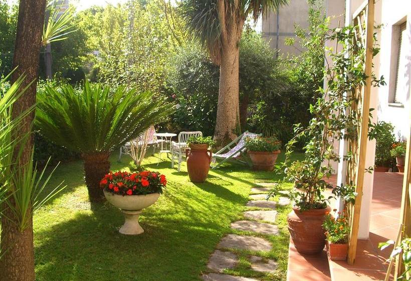 Bed & Breakfast Tre Civette Sul Comò  | Marina di Massa | Massa Carrara | Italien 1