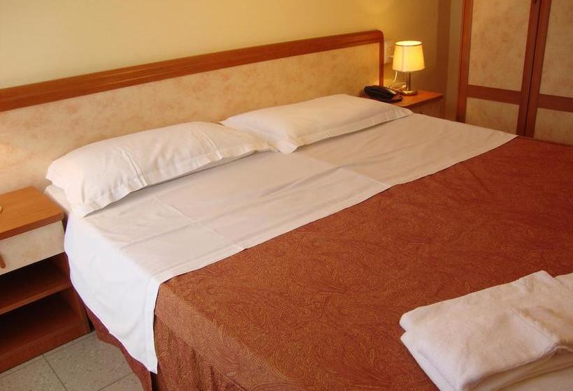 Hotel Rose&crown  | Correggio | Reggio Emilia | Italia 3