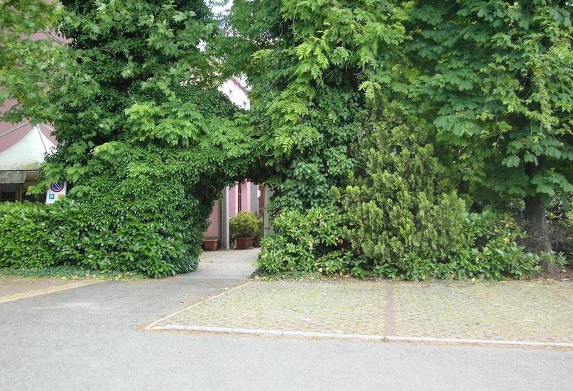 Hotel Rose&crown  | Correggio | Reggio Emilia | Italia 7