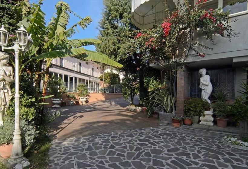 Hotel La Chandelle  | Massarosa | Lucca | Italia 4