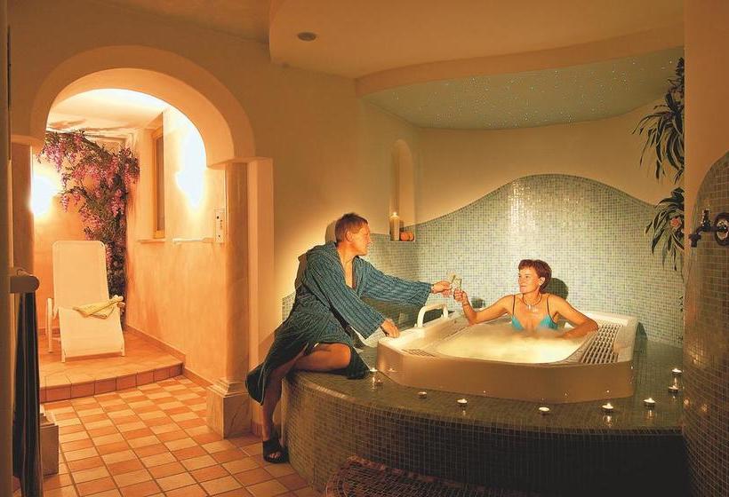 Hotel Goldener Adler  | Curon Venosta | Bolzano | Italia 8