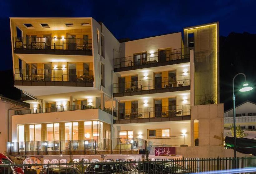 Kleinkunsthotel Restaurant Kreuzwirt  | Naturno | Bolzano | Italia 1