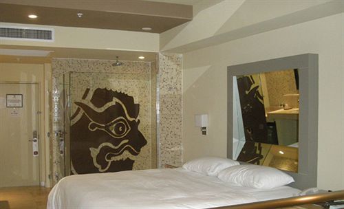 Aladdin Hotel  | Miami Springs | Florida | United States 13