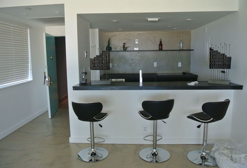 Pelican Hotel  | Miami Beach | Florida | United States 20