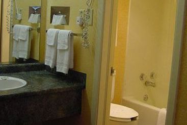 Hotel Plantation Inn Houma 