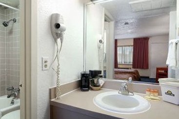 Hotel Days Inn Arlington TX  | Arlington | Texas | United States 2