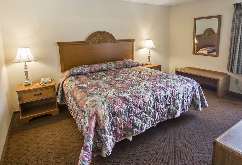 Hotel Econo Lodge Inn & Suites  | Menomonie | Wisconsin | United States 19