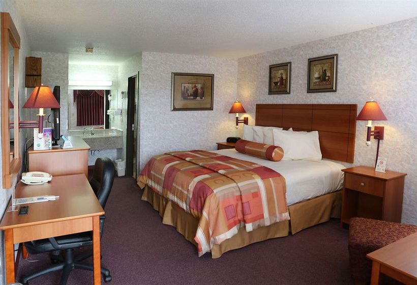 Magnuson Hotel Howell 