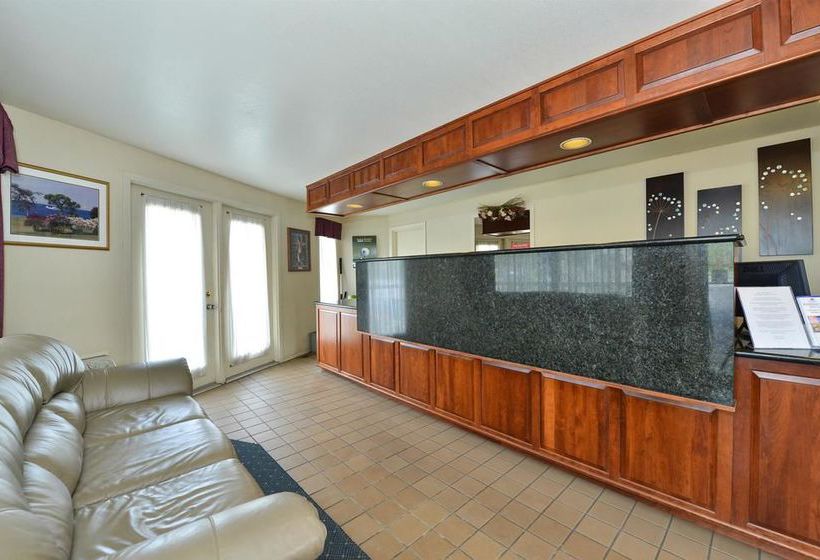 Hotel Americas Best Value Innmackinaw City  | Mackinaw City | Michigan | United States 19