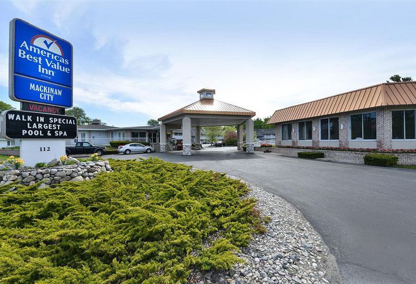 Hotel Americas Best Value Innmackinaw City  | Mackinaw City | Michigan | United States 4