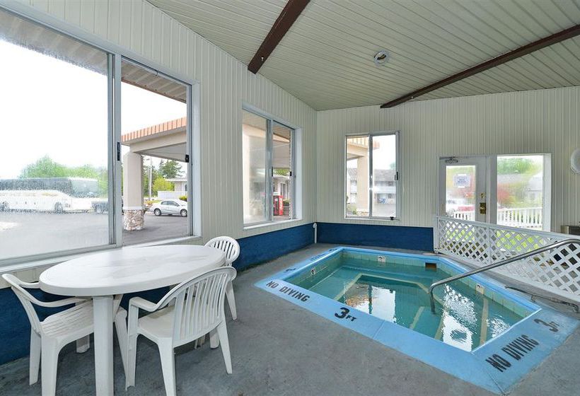 Hotel Americas Best Value Innmackinaw City  | Mackinaw City | Michigan | United States 7
